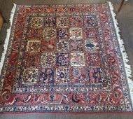 Fine Quality Persian Bakhtiari Wool Rug